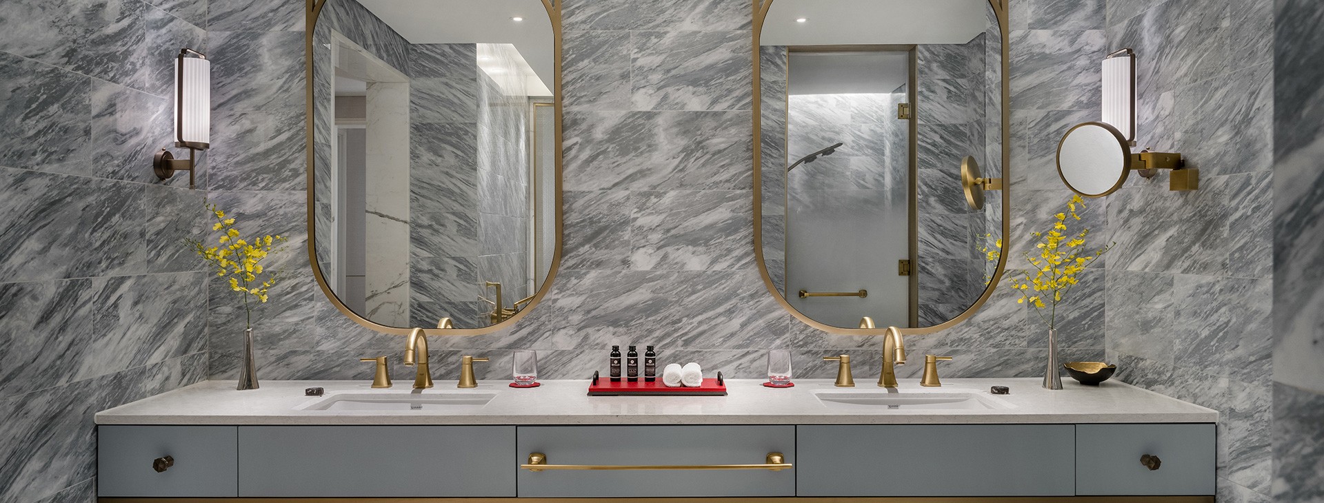 /GLP%20Deluxe%20Suite%20Bathroom