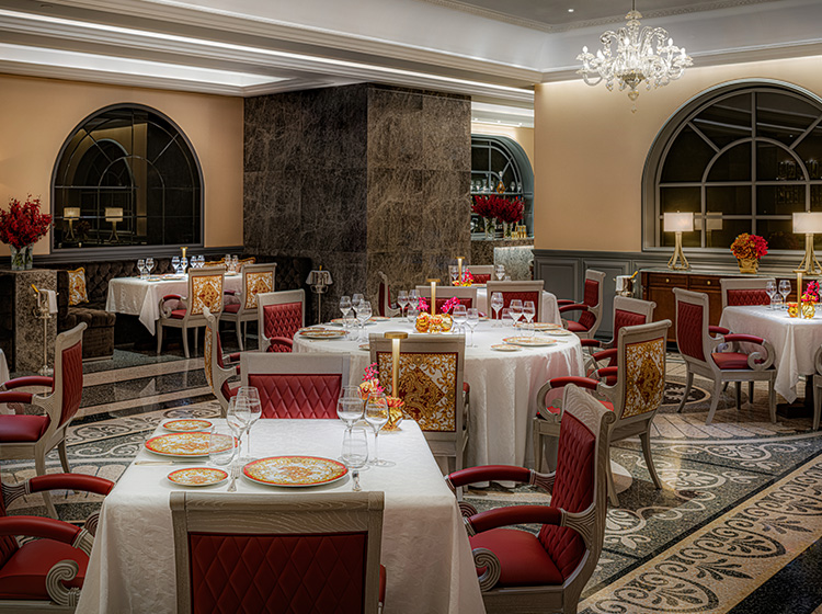 /The%20dining%20table%20of%20Don%20Alfonso%201890%2C%20the%20luxury%20Italian%20family-owned%20restaurant%20located%20at%20Grand%20Lisboa%20Palace%20Resort%20Macau.