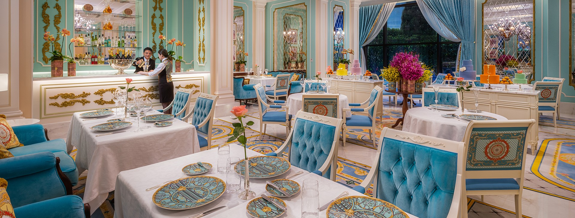 /The%20dining%20tables%20in%20La%20Scala%20del%20Palazzo%2C%20a%20restaurant%20that%20provides%20delicious%20Italian%20afternoon%20tea%20in%20GLP%20Resort%20Macau.