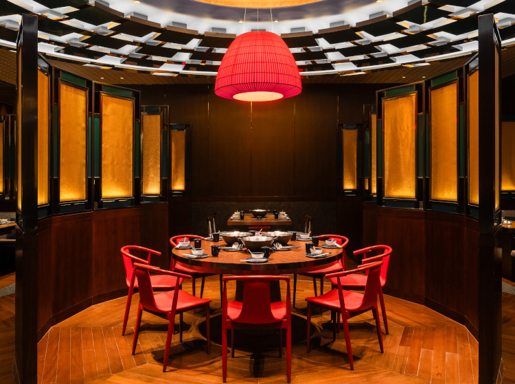 /The%20round%20table%20dining%20room%20in%20Wulao%2C%20the%20Taiwanese%20Hot%20Pot%20Restaurant%20in%20Grand%20Lisboa%20Palace%20Resort%20Macau.