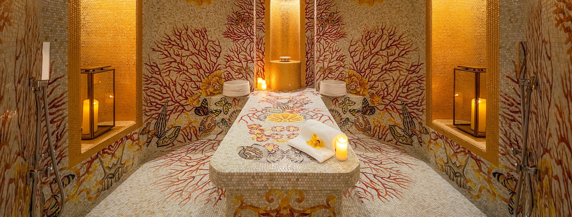 /The%20spa%20room%20of%20The%20SPA%20at%20Palazzo%20Versace%20Macau%20Hotel%2C%20which%20is%20a%20hotel%20spa%20provide%20luxury%20spa%20and%20massage%20services.