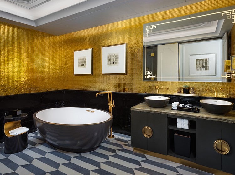 /Ikonik%20Suite%20Bathroom