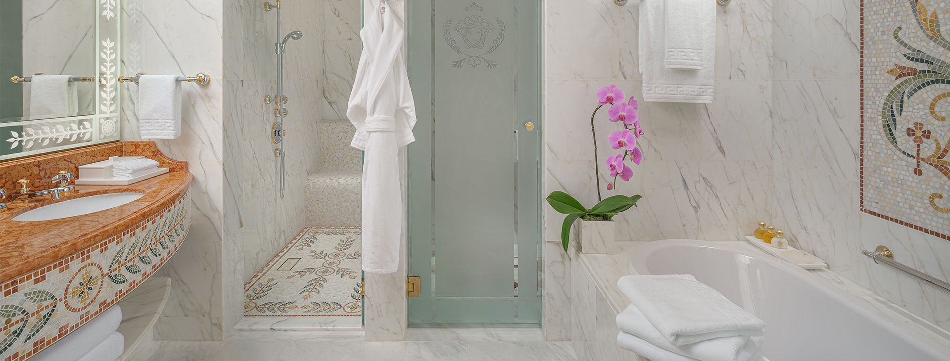 /Palazzo%20Versace%20bathroom