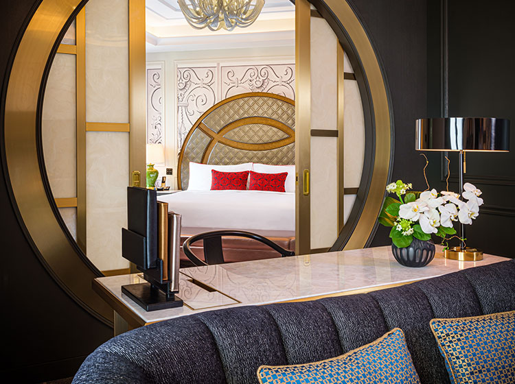 /THE%20KARL%20LAGERFELD%20Createur%20Suite