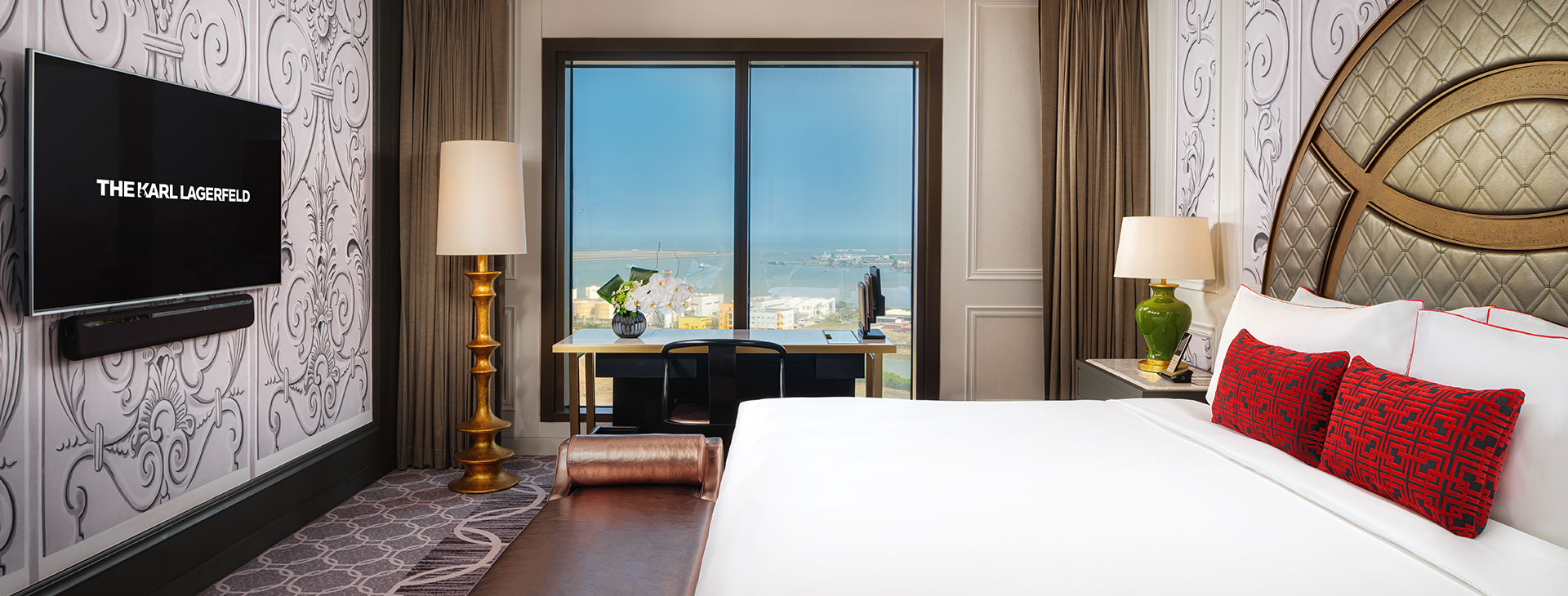 /THE%20KARL%20LAGERFELD%20Kameo%20Suite