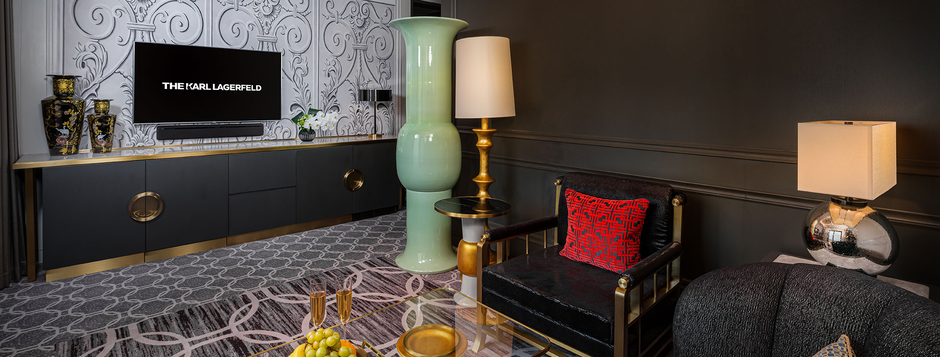 /THE%20KARL%20LAGERFELD%20Kameo%20Suite